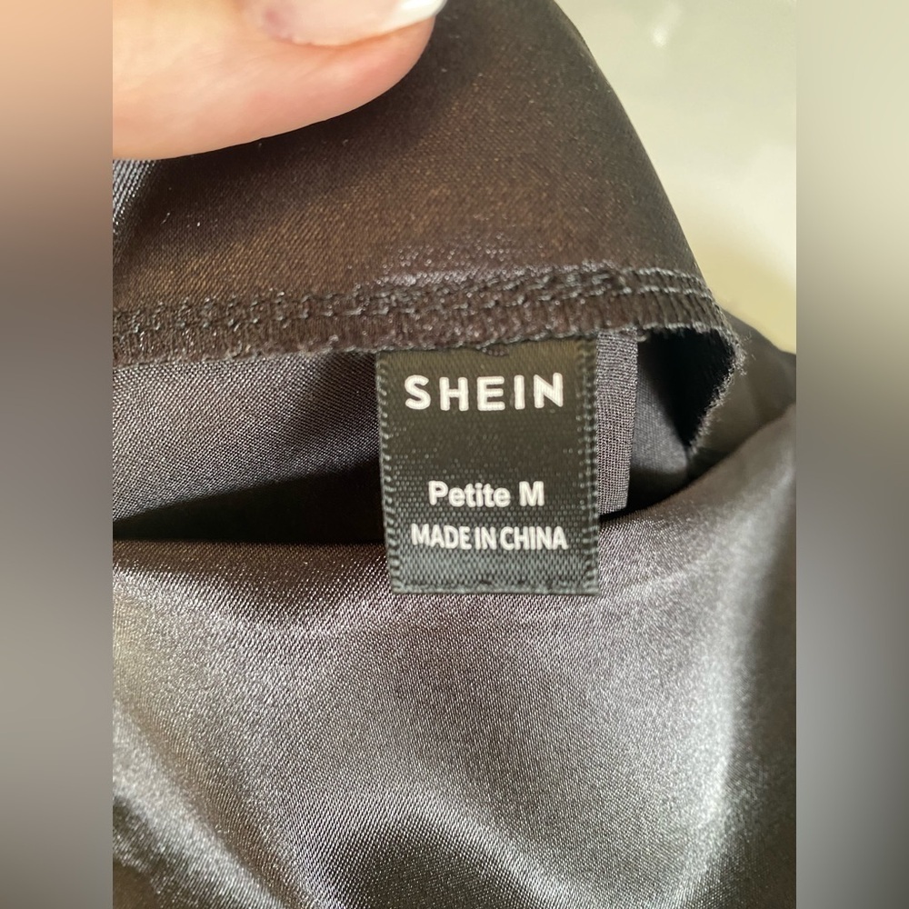 Shein Black Satin Mini Skirt Size M Petite - Picture 4 of 4